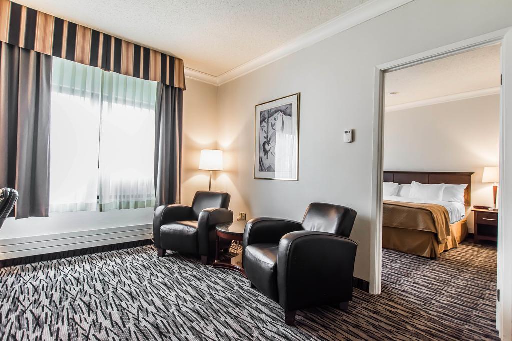 Quality Inn & Suites Garden Of The Gulf Summerside Exterior foto