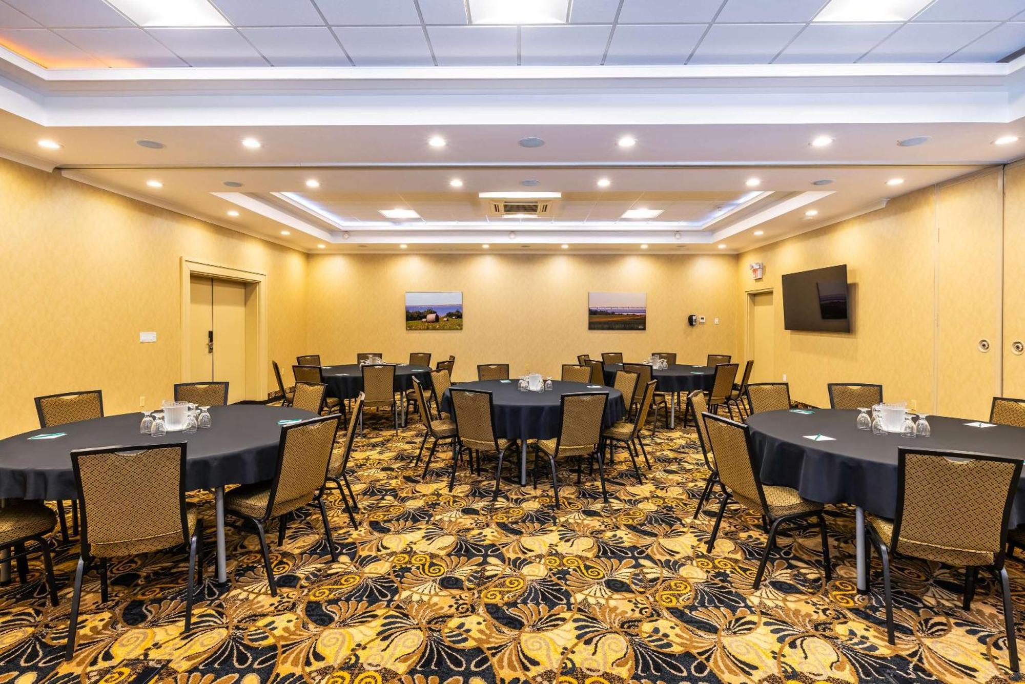 Quality Inn & Suites Garden Of The Gulf Summerside Exterior foto