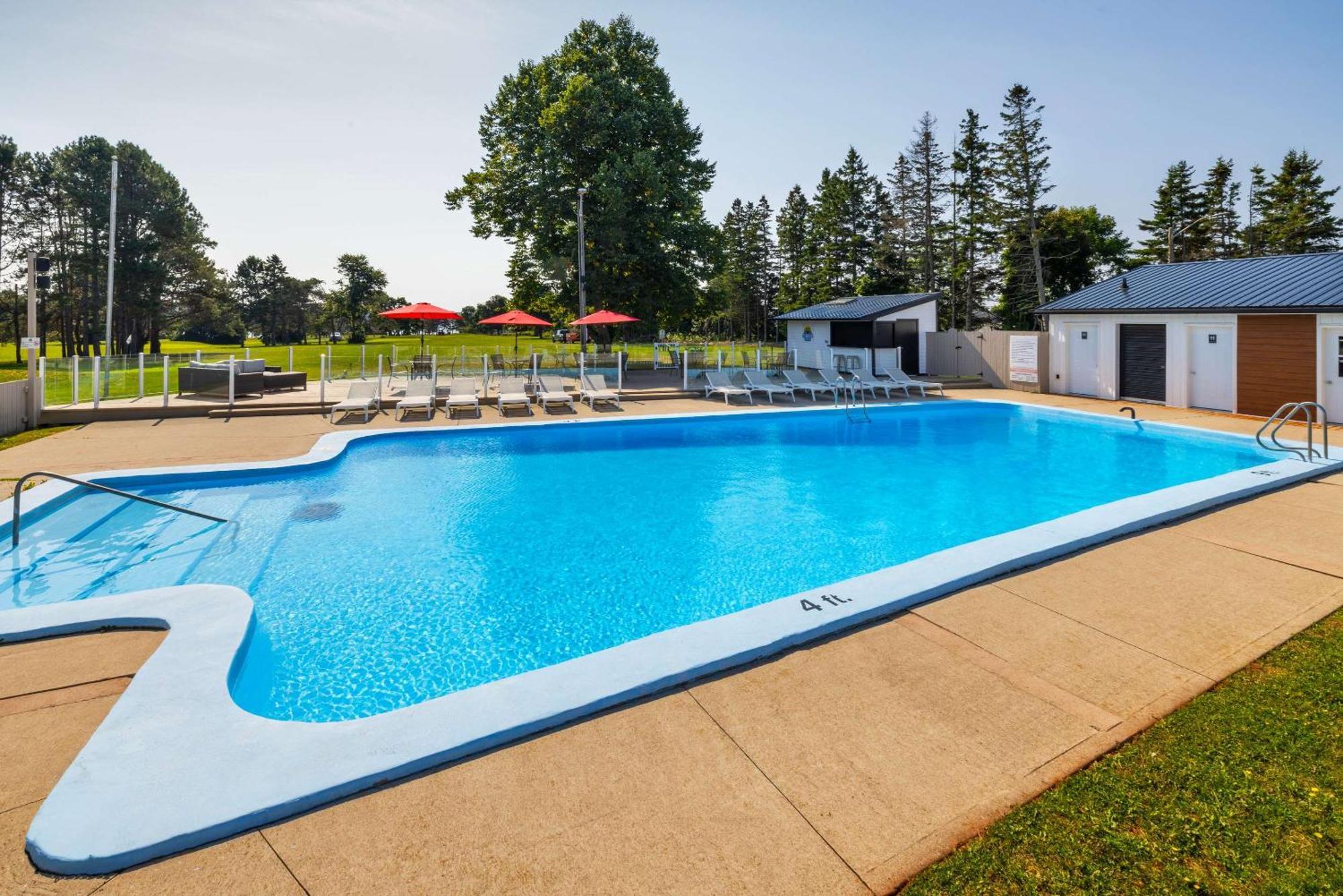 Quality Inn & Suites Garden Of The Gulf Summerside Exterior foto